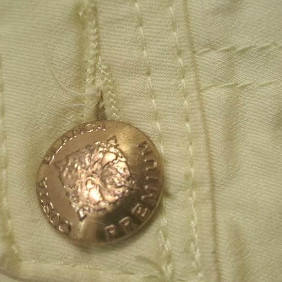 Costa Blanca Ladies size 8 yellow 💛 denim style pants with gold dusted buttons - Picture 4 of 7